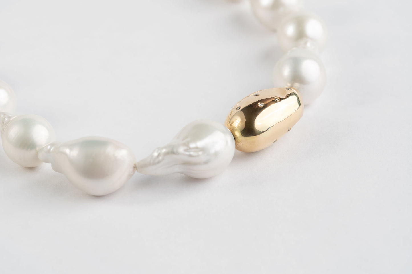 Charm pearl necklace